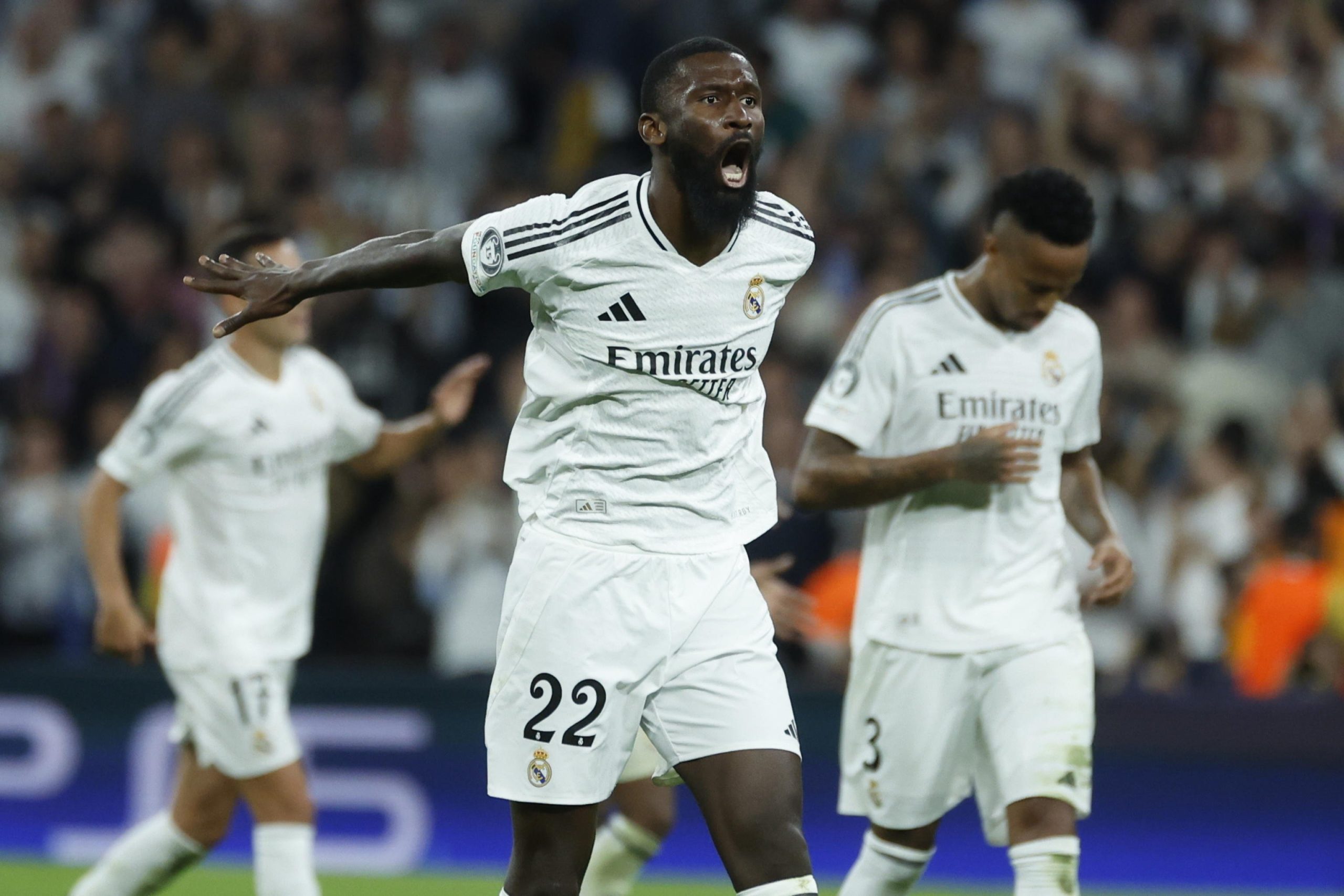 I calciatori vogliono meno partite, ma in vent’anni a crescere sono stati i loro stipendi