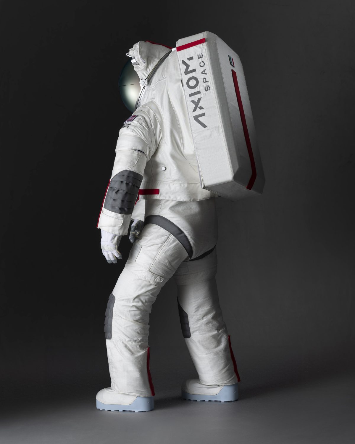 Galleria foto 'L’astronauta veste Prada' - foto 3