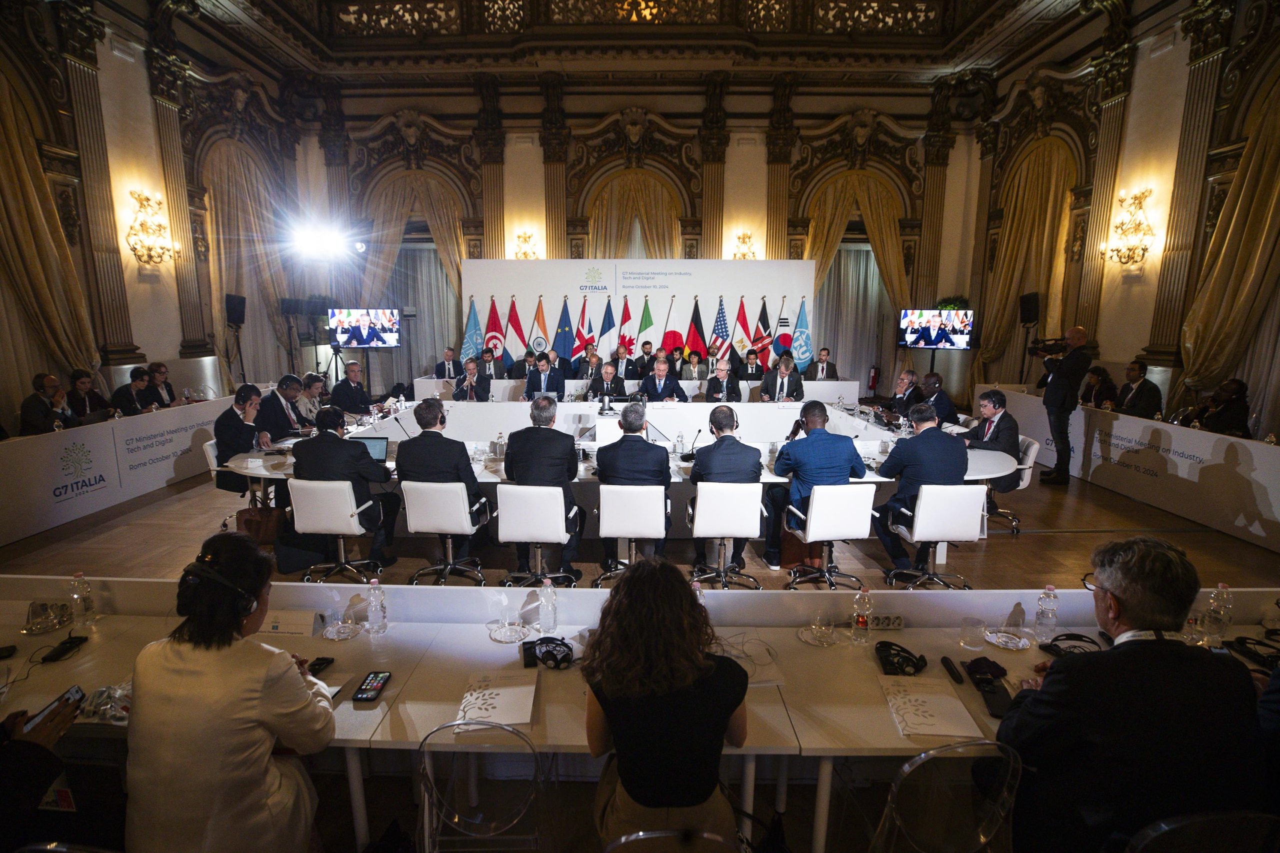 G7 Industria a Roma: politica industriale e innovazione al centro, accordi globali su AI e semiconduttori