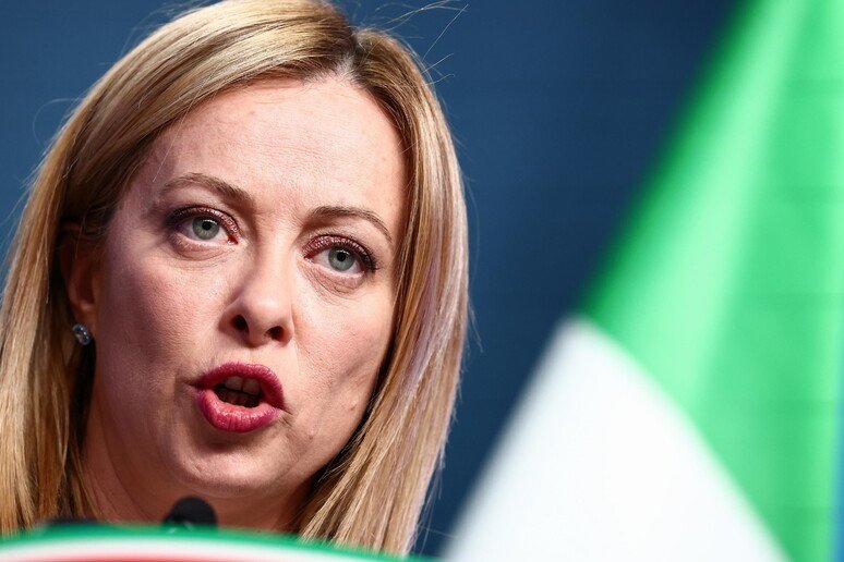 Meloni: «No nuove tasse» e Giorgetti in retro sul gasolio per i camion