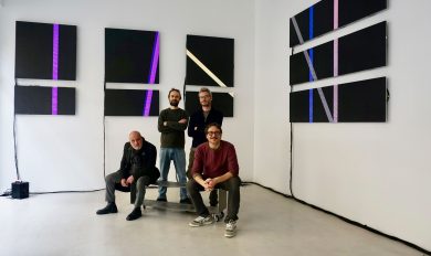 “Superconnection”, a Milano la mostra interattiva che riflette sulla dipendenza da smartphone