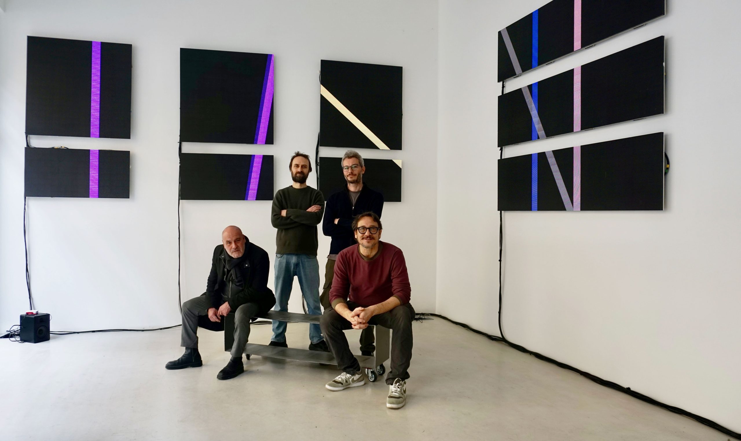 “Superconnection”, a Milano la mostra interattiva che riflette sulla dipendenza da smartphone