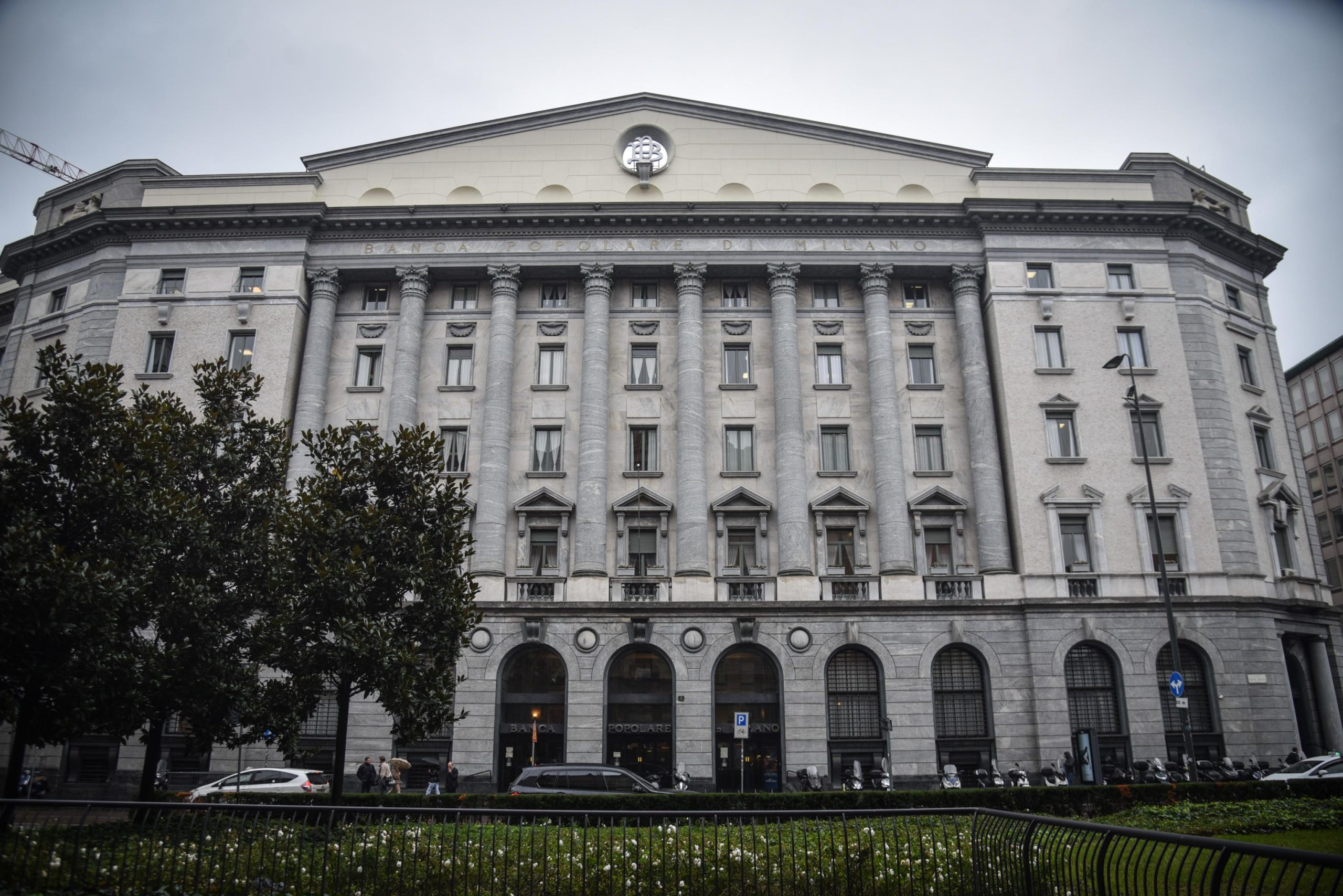 Il Cda del Banco boccia l’opa mentre si spacca la maggioranza: FI contro Lega