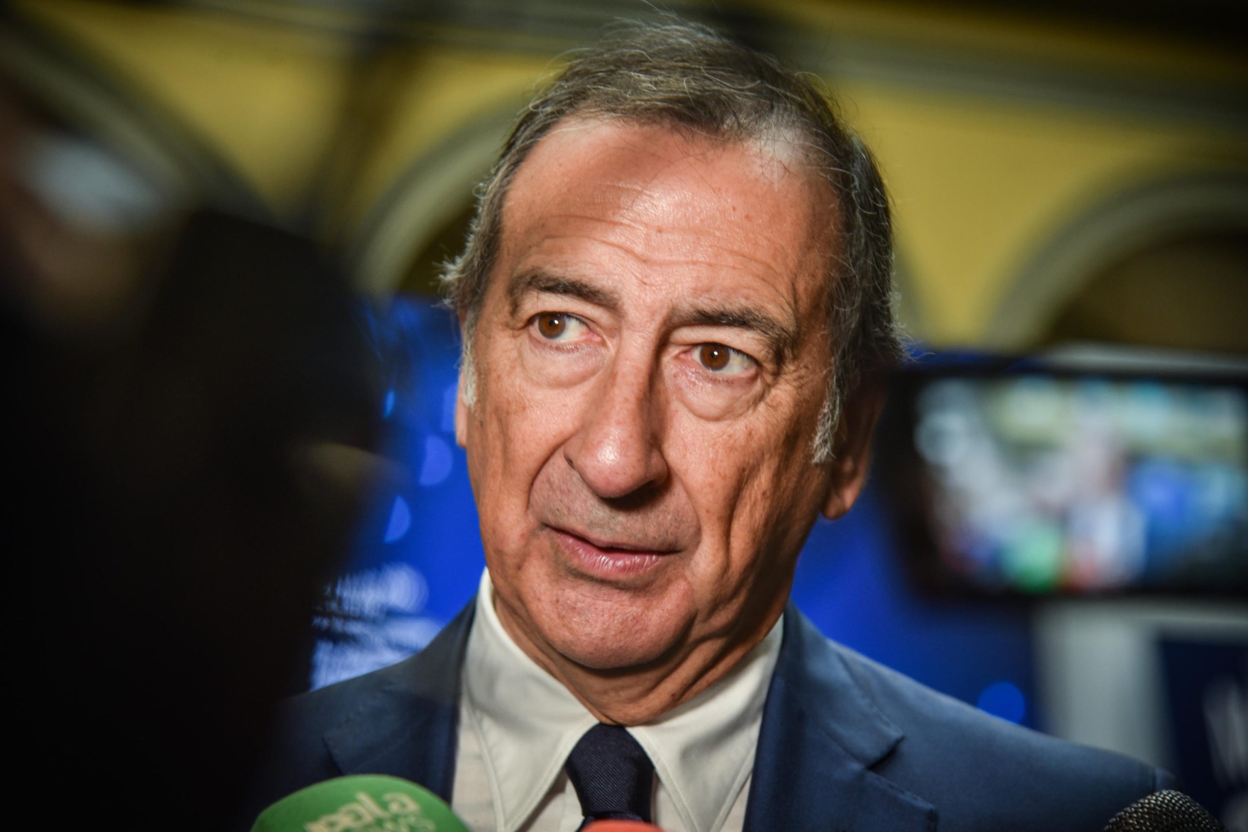 Miraggi politici: tutti al centro che non c’è