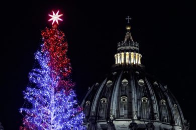 Bonus Natale 2024 a chi spetta? Le nuove regole spiegate dall’Agenzia delle Entrate