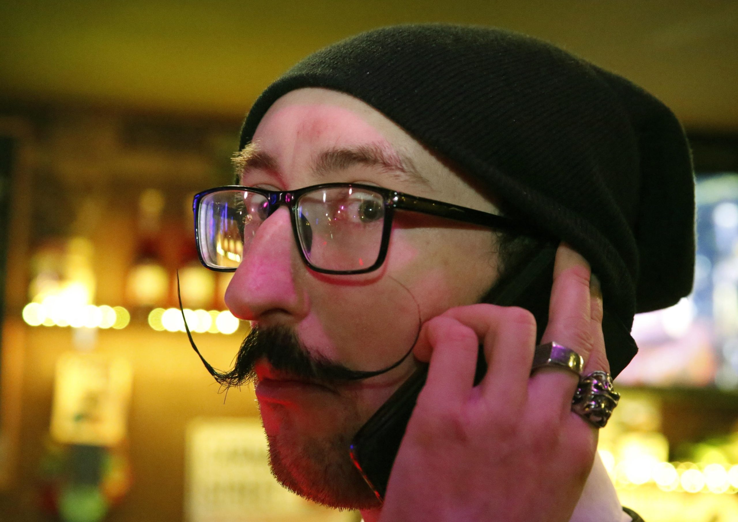 Movember: farsi crescere i baffi per la salute maschile