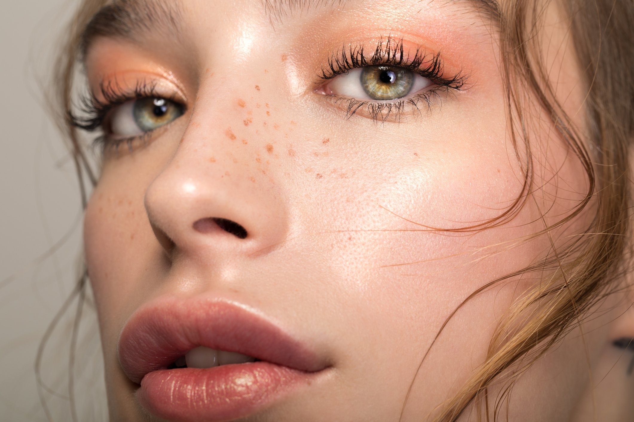 Freckles mania: le lentiggini non sono più un difetto da coprire
