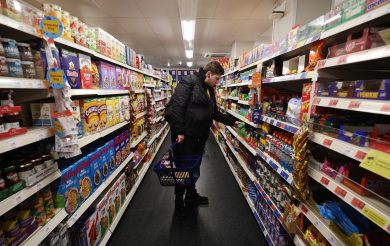 L’inflazione torna a crescere (+0,9%) e il carrello della spesa si fa più pesante