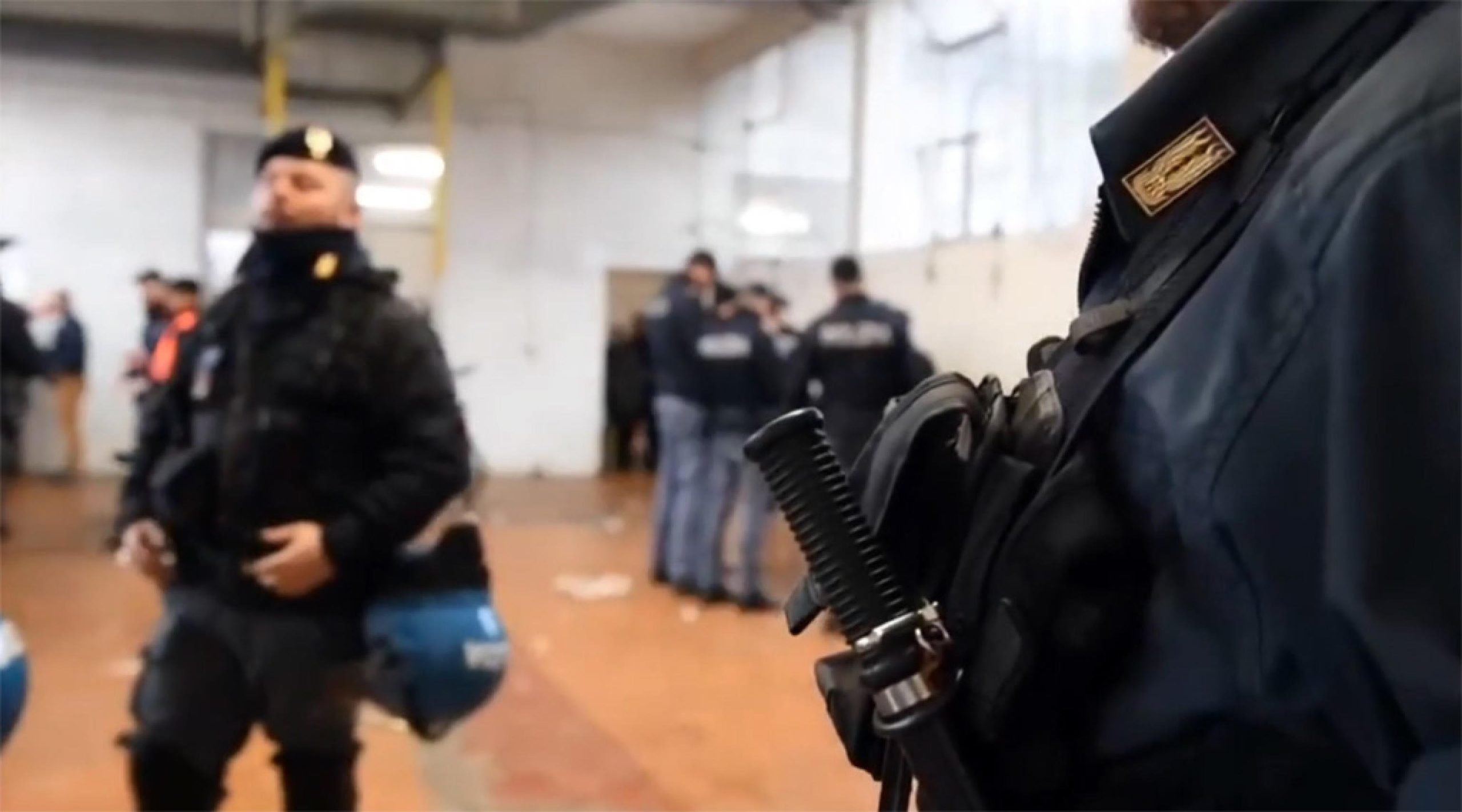 Immigrazione clandestina: estradato in Italia trafficante di esseri umani