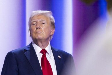 Trump gioca con la Difesa, panico in Europa