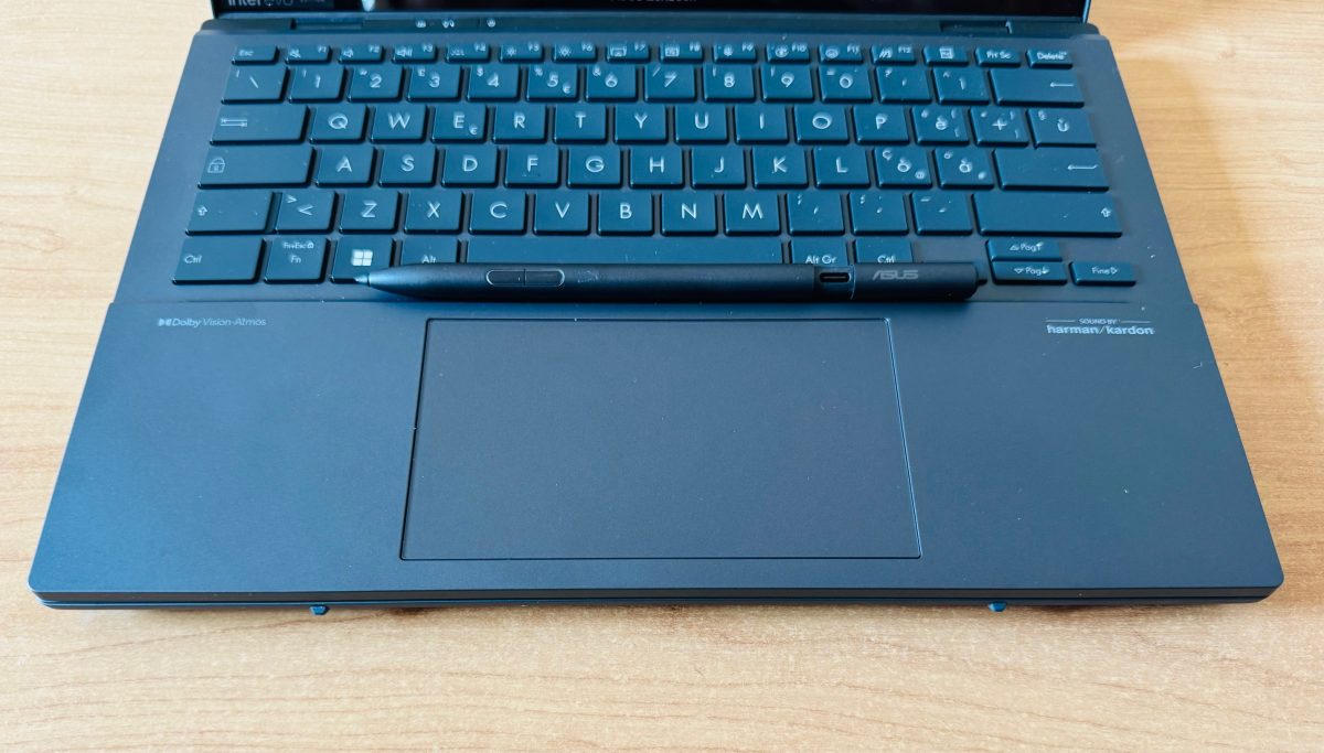 Galleria foto 'Asus Zenbook Duo Oled, il gioco al raddoppio originale e vincente' - foto 19