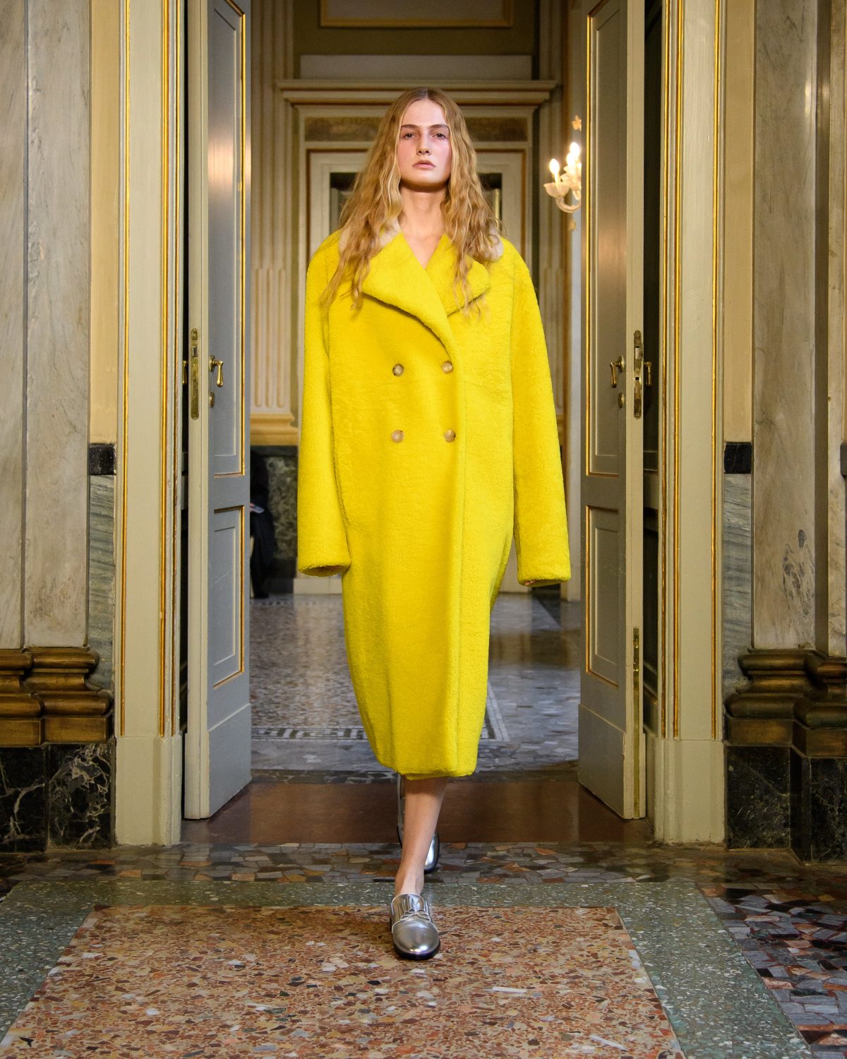 Galleria foto 'I long coat di questo autunno 2024' - foto 8