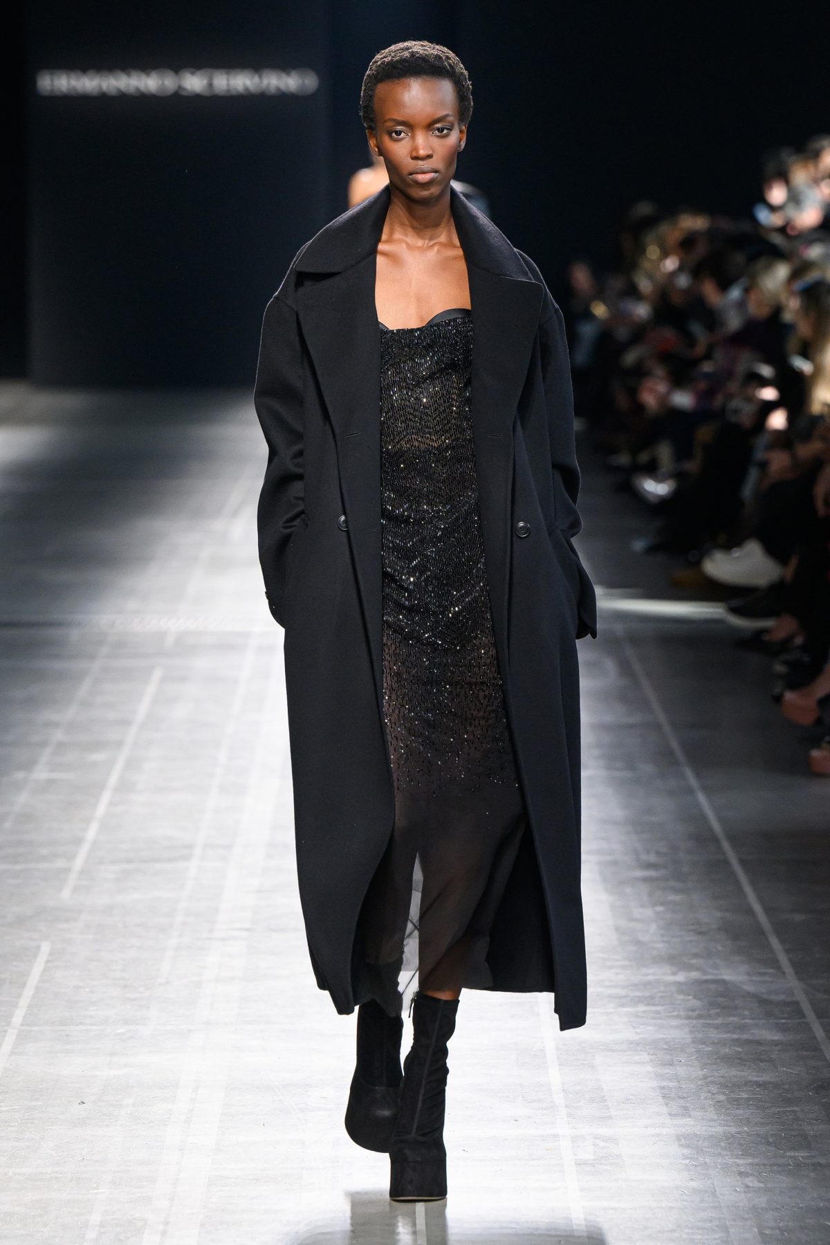 Galleria foto 'I long coat di questo autunno 2024' - foto 7