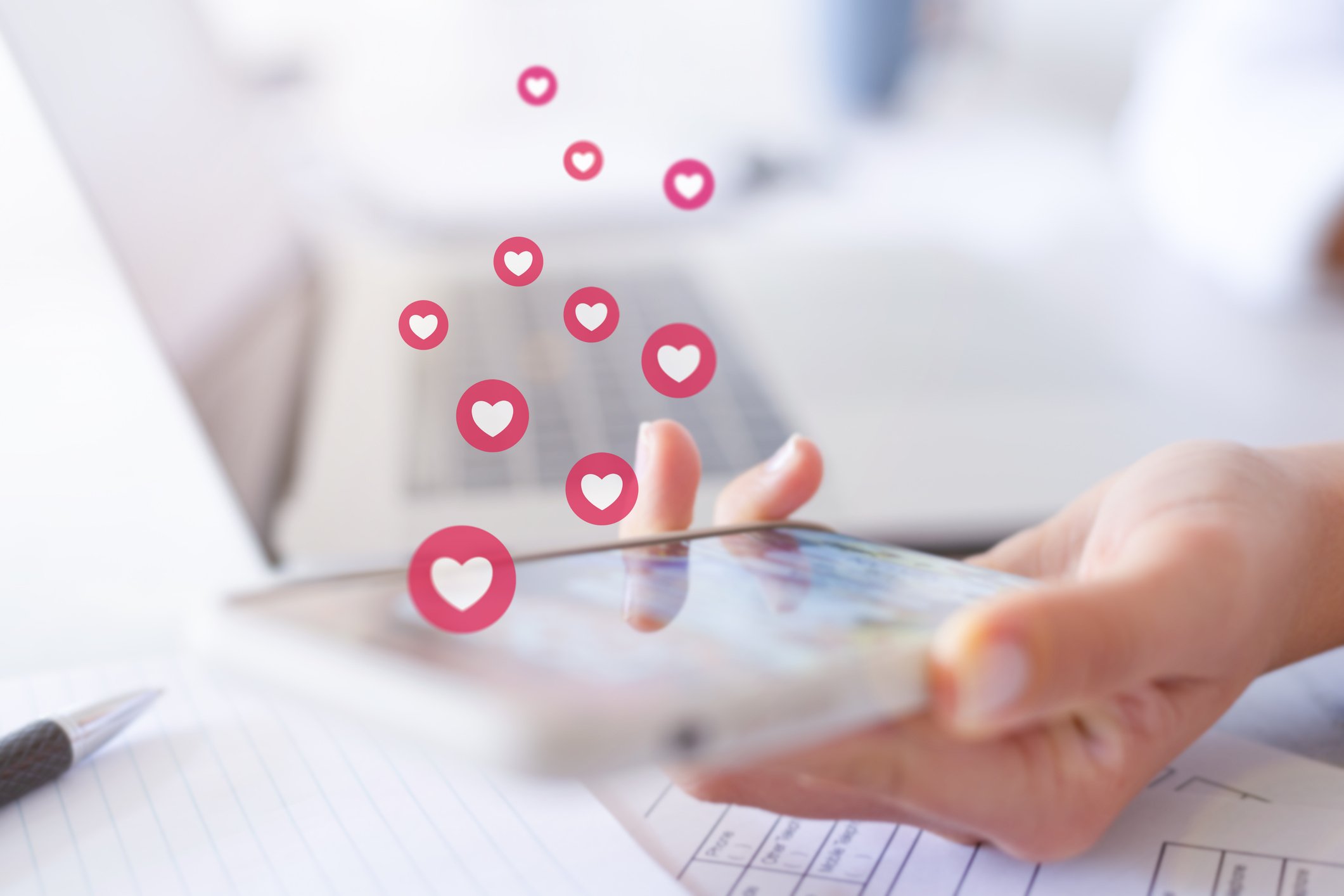 Dalle situazioni imbarazzanti all’amore autentico: il nuovo volto delle app di dating