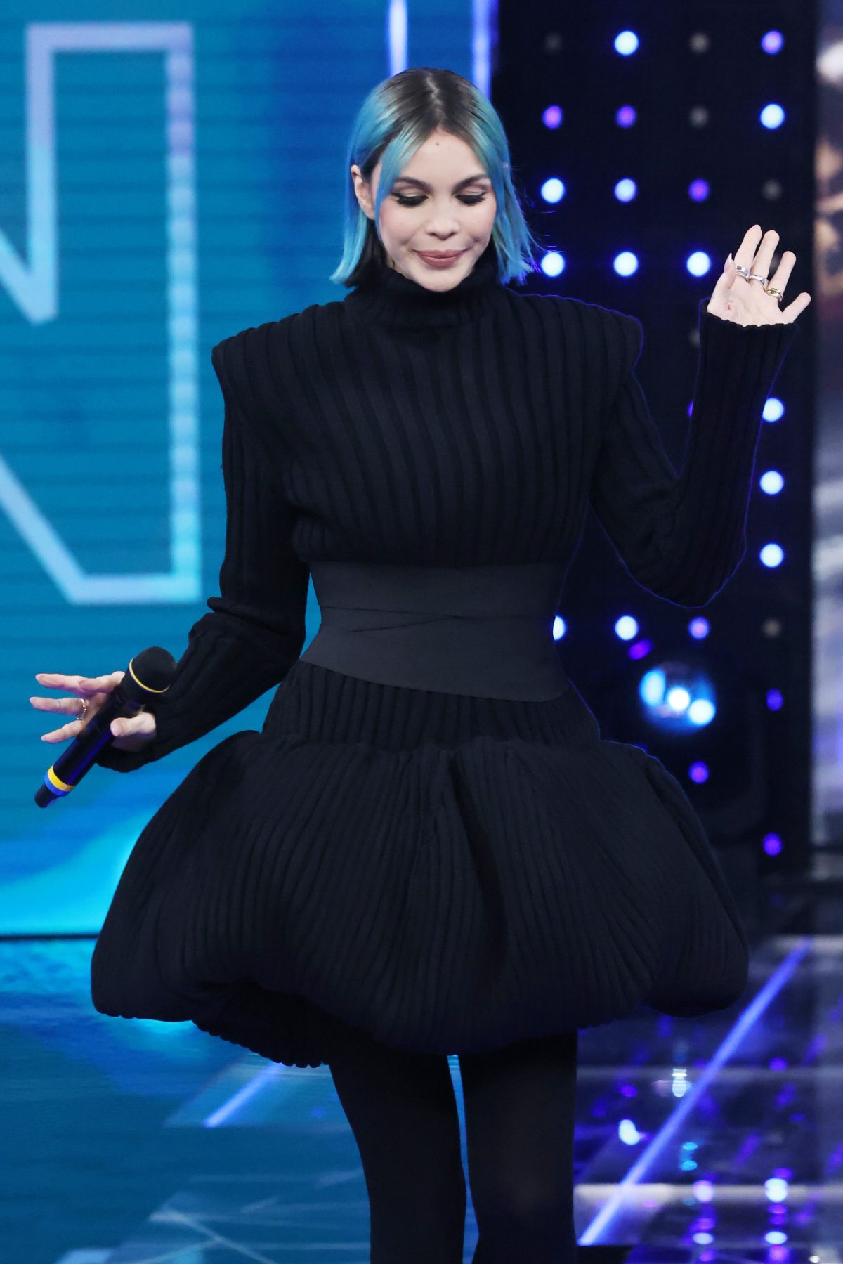 Galleria foto 'Sanremo 2025: i primi look dei Big in gara a febbraio' - foto 2