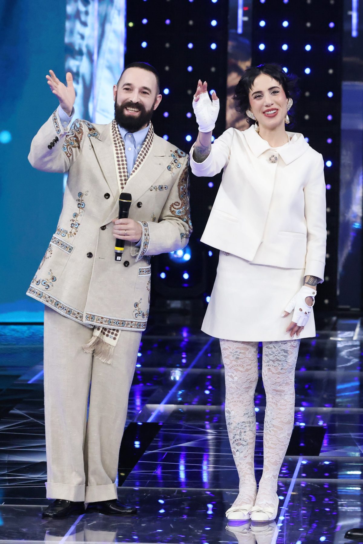 Galleria foto 'Sanremo 2025: i primi look dei Big in gara a febbraio' - foto 12