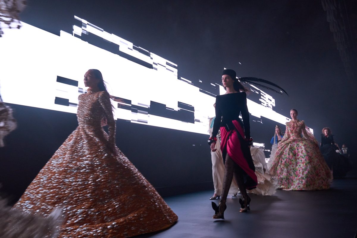 Vertigineux: il profondo viaggio nelle liste, o negli abiti, di Valentino