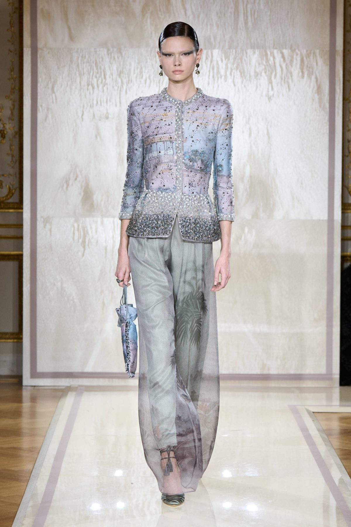 Galleria foto 'Armani Privé e la luce che diviene materia' - foto 3