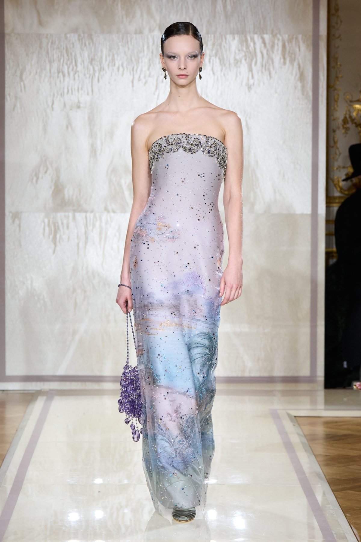 Galleria foto 'Armani Privé e la luce che diviene materia' - foto 4