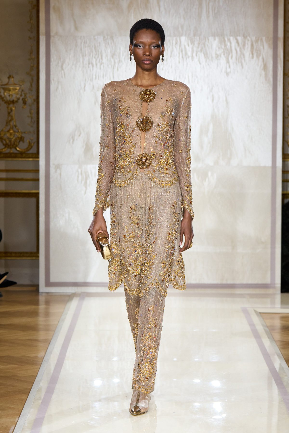 Galleria foto 'Armani Privé e la luce che diviene materia' - foto 5