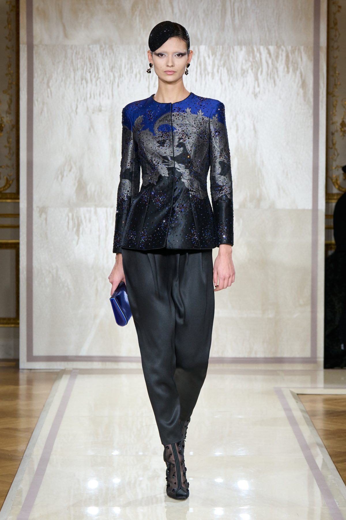 Galleria foto 'Armani Privé e la luce che diviene materia' - foto 6