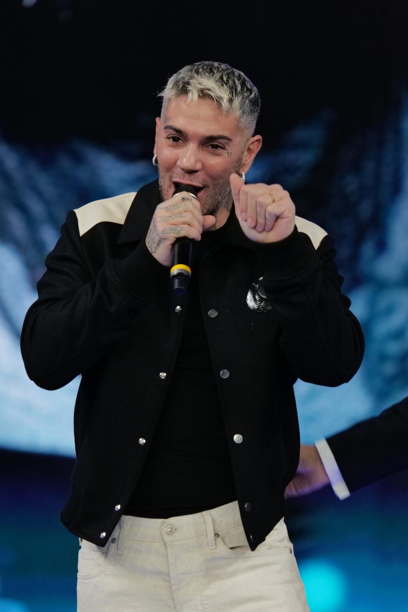 Sanremo 2025: Emis Killa (indagato) rinuncia al Festival