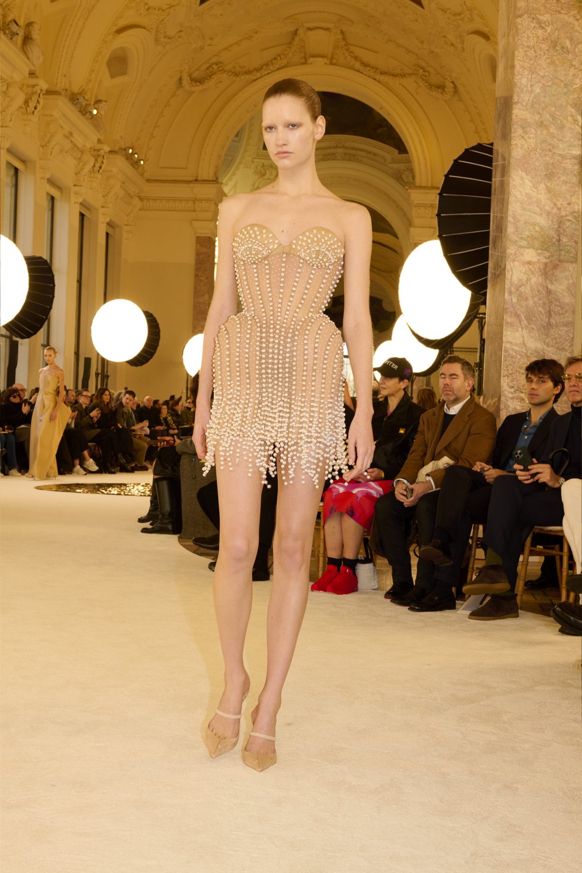 Galleria foto 'L’alta moda di Schiaparelli e la passione per l’antico di Roseberry' - foto 7