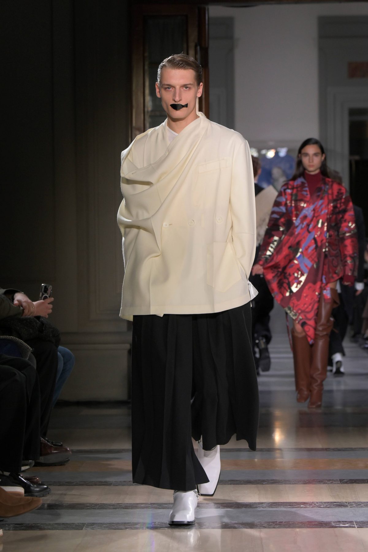 Galleria foto 'Setchu a Pitti 107 trasforma un origami in arte da indossare' - foto 8