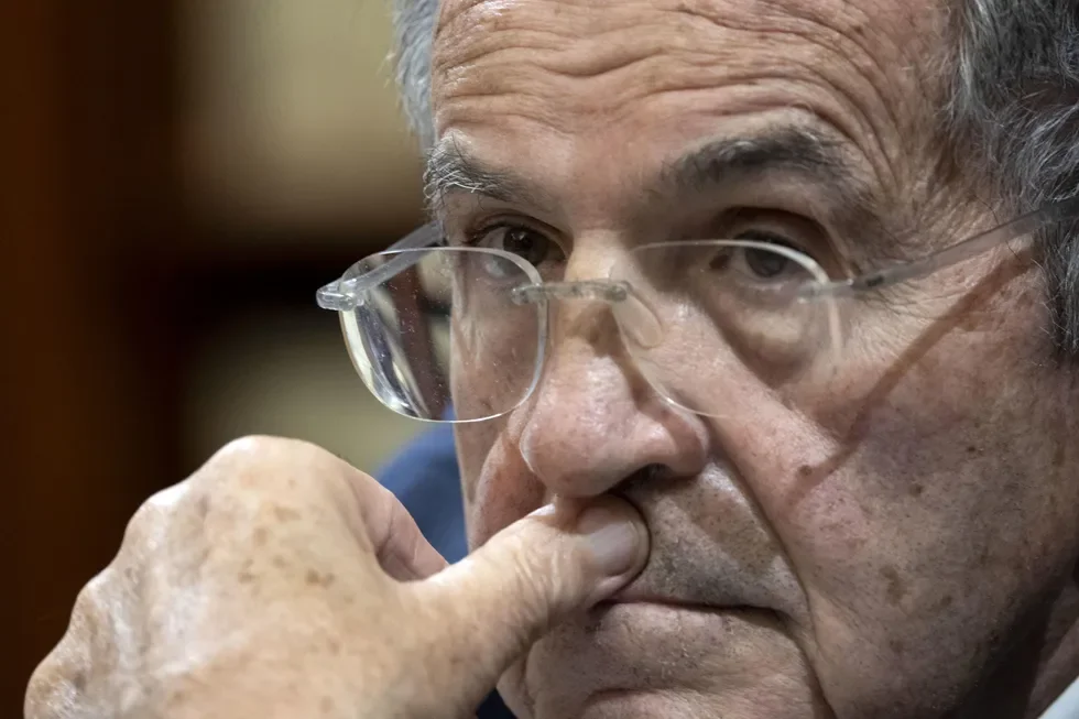 Prima ha spalancato l’Italia alla Cina. Ora Prodi fa il sovranista anti Musk