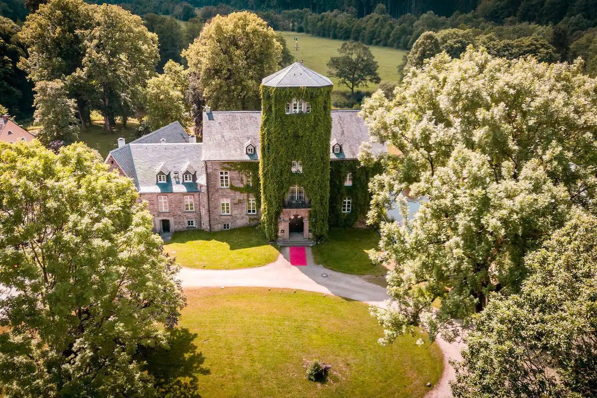 È Bridgerton mania, anche per le vacanze È Bridgerton mania, anche per le vacanze