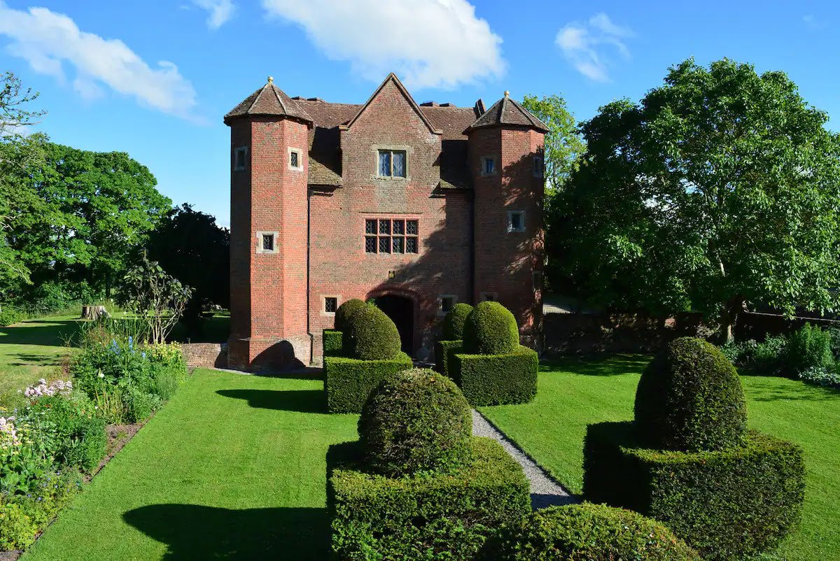 È Bridgerton mania, anche per le vacanze È Bridgerton mania, anche per le vacanze