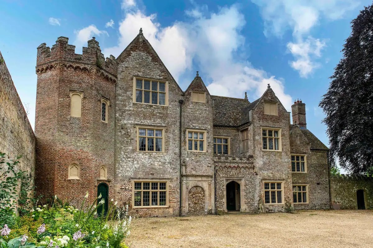 È Bridgerton mania, anche per le vacanze È Bridgerton mania, anche per le vacanze