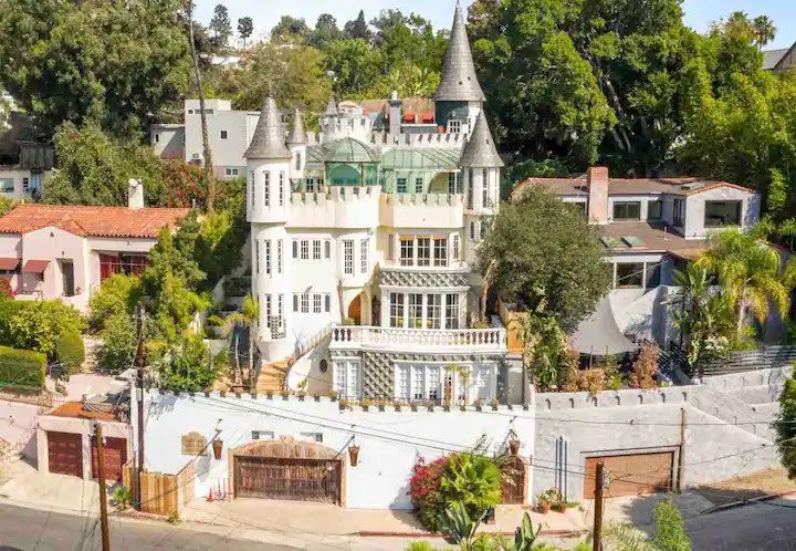 È Bridgerton mania, anche per le vacanze È Bridgerton mania, anche per le vacanze