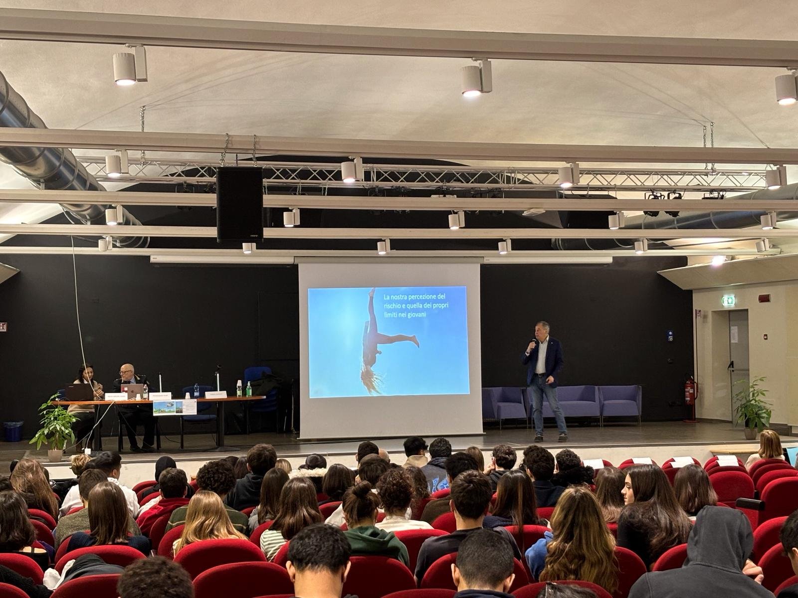 Con “Mi voglio SicurƏ” la responsabilità alla guida inizia sui banchi di scuola