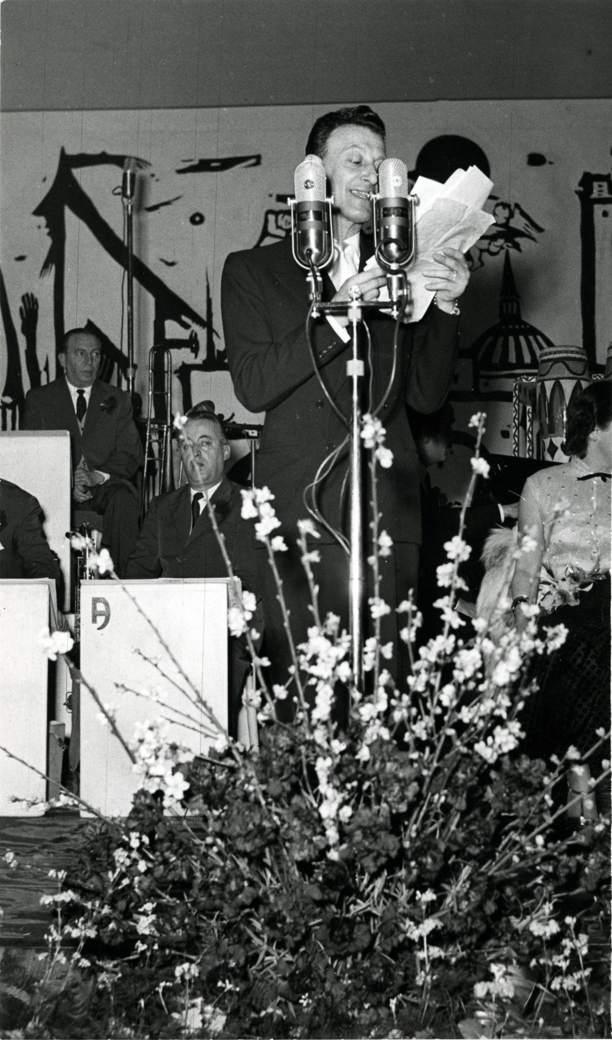 Galleria foto 'I cambiamenti del menswear negli anni al Festival di Sanremo' - foto 2