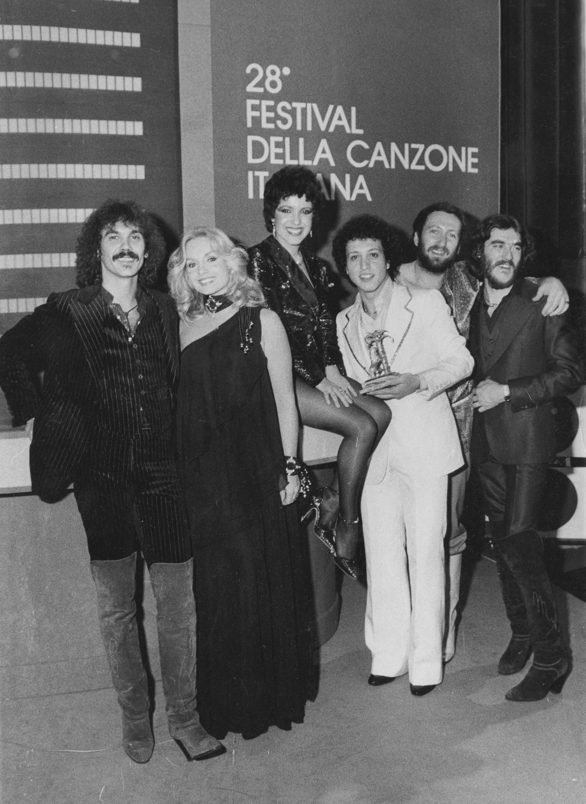 Galleria foto 'I cambiamenti del menswear negli anni al Festival di Sanremo' - foto 4