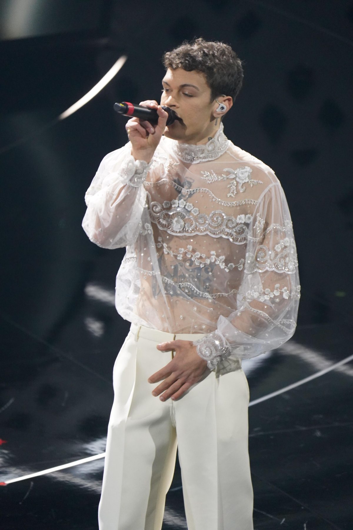 Galleria foto 'I cambiamenti del menswear negli anni al Festival di Sanremo' - foto 8