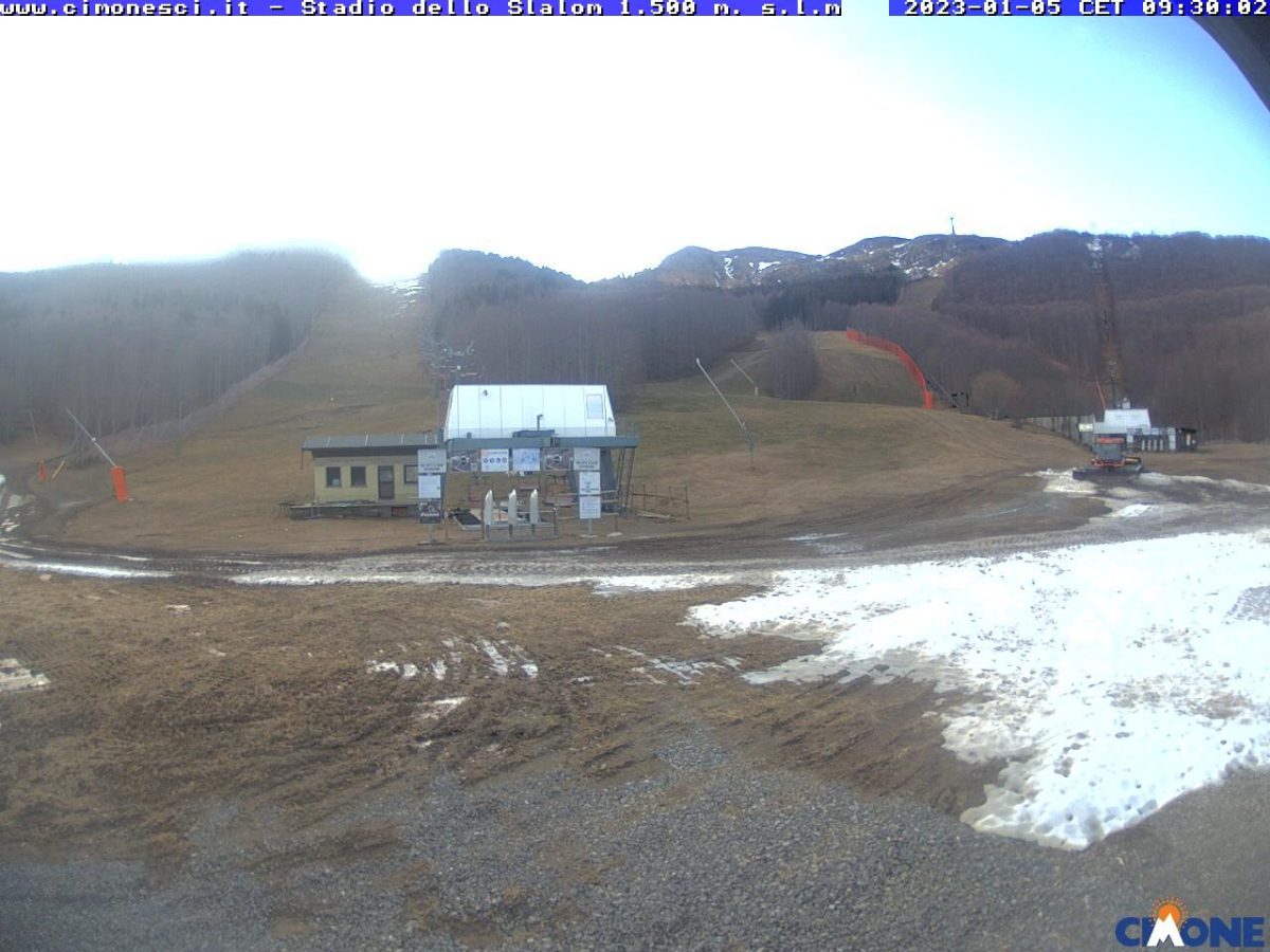 Galleria foto 'Troppo caldo, l’Appennino resta senza sci' - foto 2