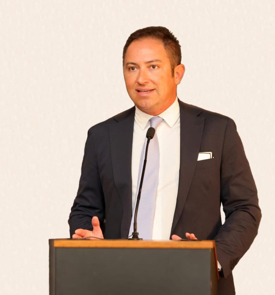 Draghi al timone e la barca affonda Draghi al timone e la barca affonda