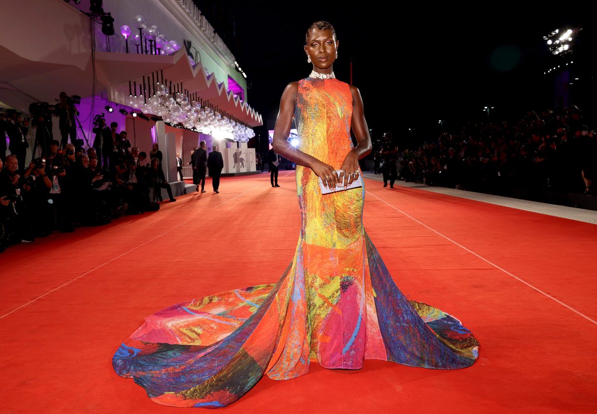 Galleria foto 'Gli ultimi look al Lido di Venezia: da Mariacarla Boscono a Timothée Chalamet' - foto 7