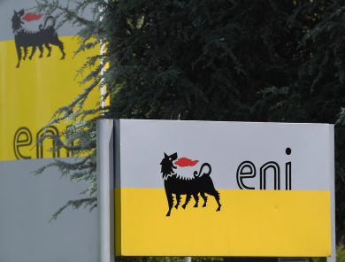 Eni batte le attese: utili oltre i 5 miliardi e crescita nella produzione di idrocarburi