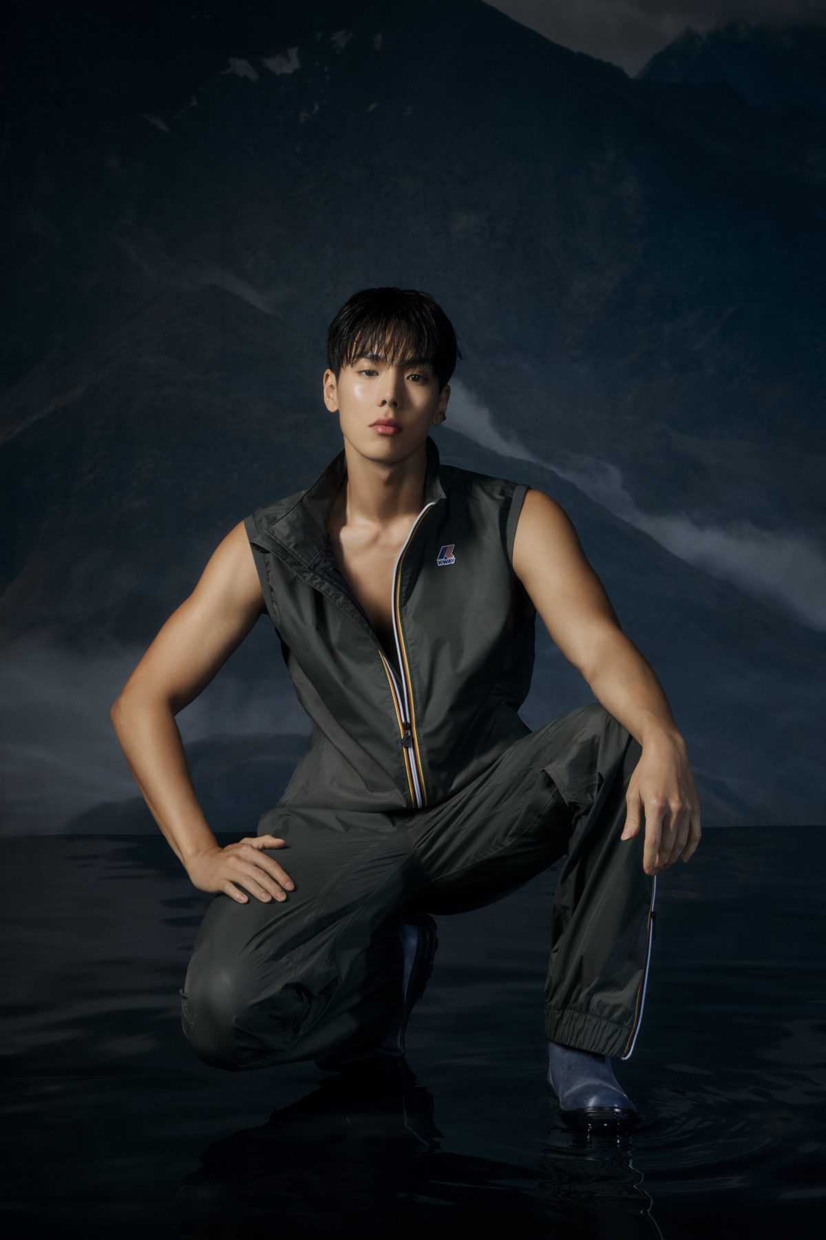 Galleria foto 'Milano Fashion Week: Shownu dei MONSTA X in passerella per i 60 anni di K-Way' - foto 3