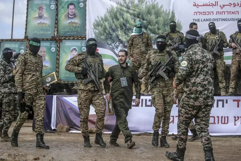 Israele sospende il rilascio di 600 prigionieri palestinesi