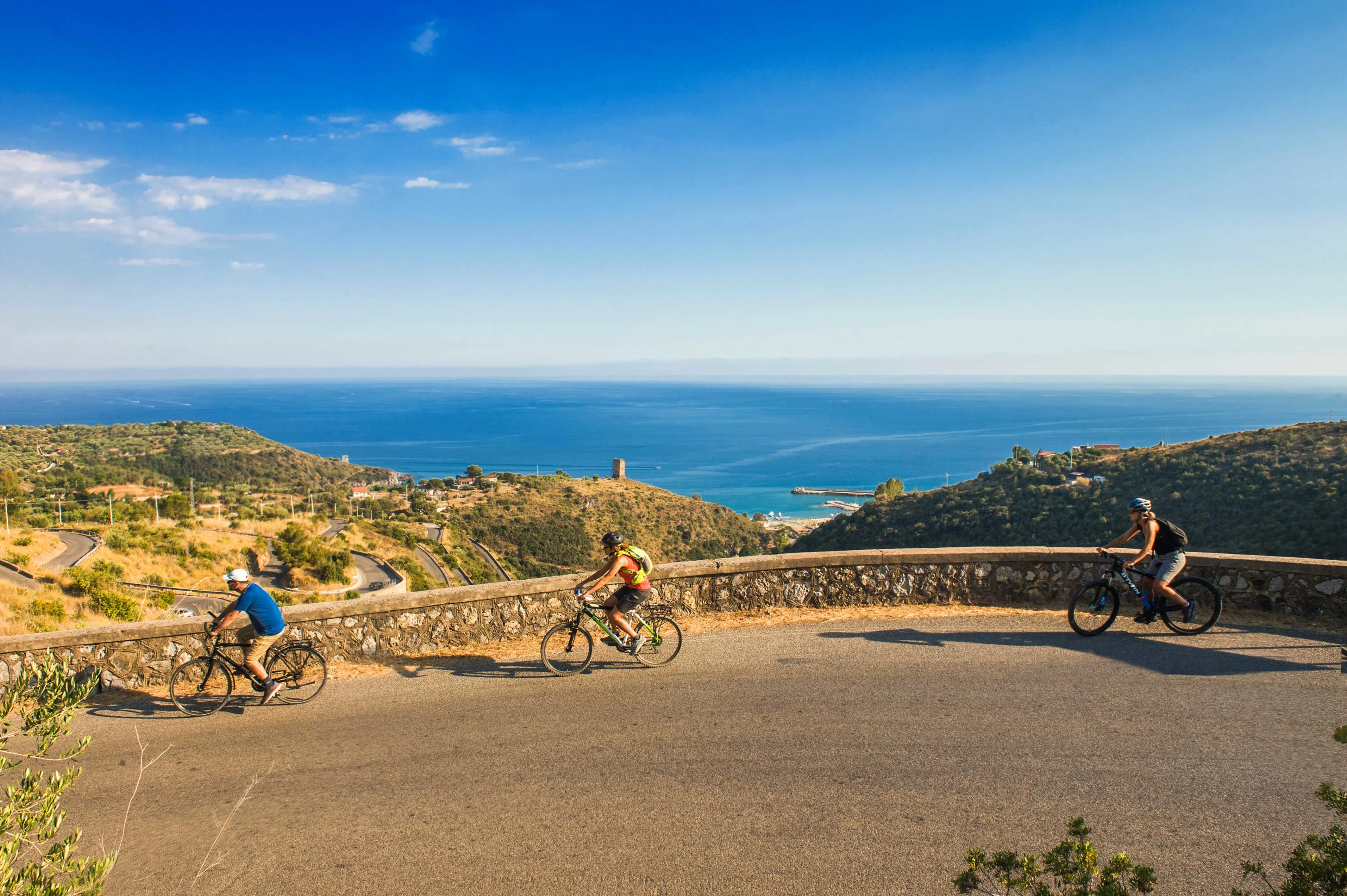 Vacanze italiane: i 10 motivi per visitare il Belpaese nel 2025 (secondo il The Guardian)
