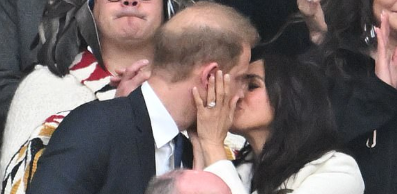 Meghan Markle, il bacio a Harry d’Inghilterra è un messaggio al mondo (e a Trump) – Foto