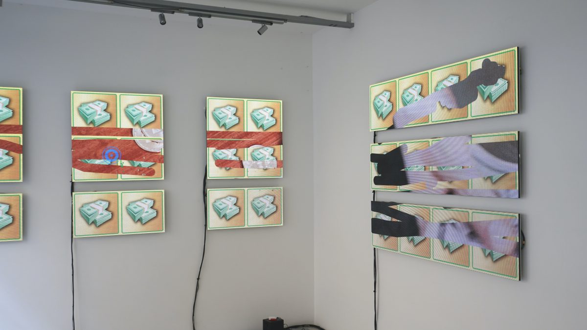 Galleria foto '“Superconnection”, a Milano la mostra interattiva che riflette sulla dipendenza da smartphone' - foto 2