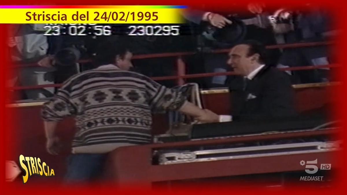 Galleria foto 'Striscia la notizia compie 36 anni: i casi più eclatanti del tg satirico' - foto 4