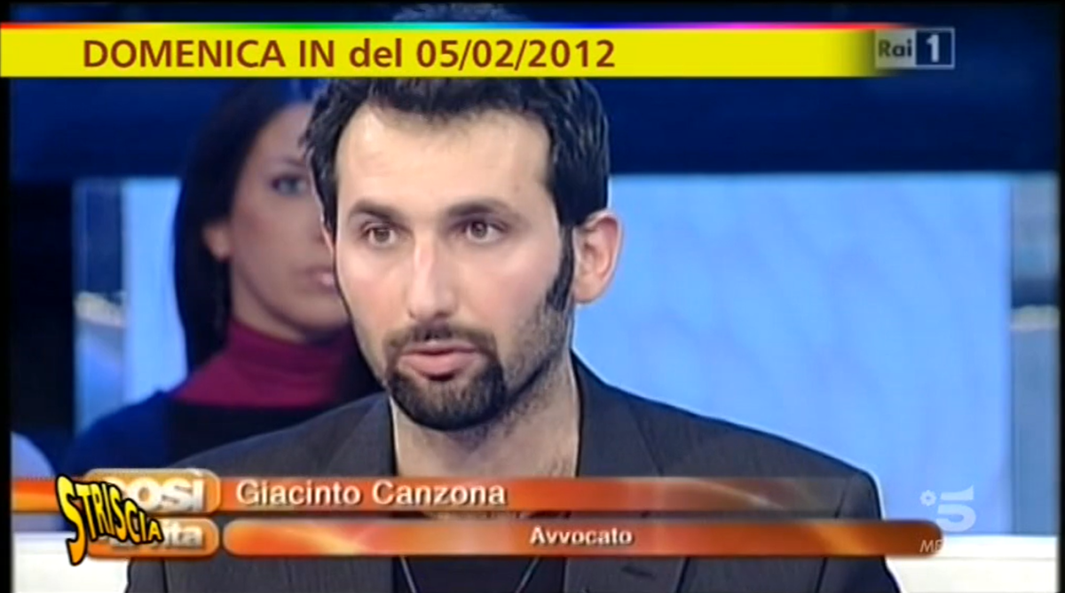 Galleria foto 'Striscia la notizia compie 36 anni: i casi più eclatanti del tg satirico' - foto 6