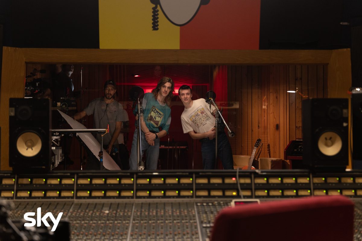 Galleria foto 'Hanno ucciso l’Uomo Ragno: la nuova serie di Sky sugli 883' - foto 2