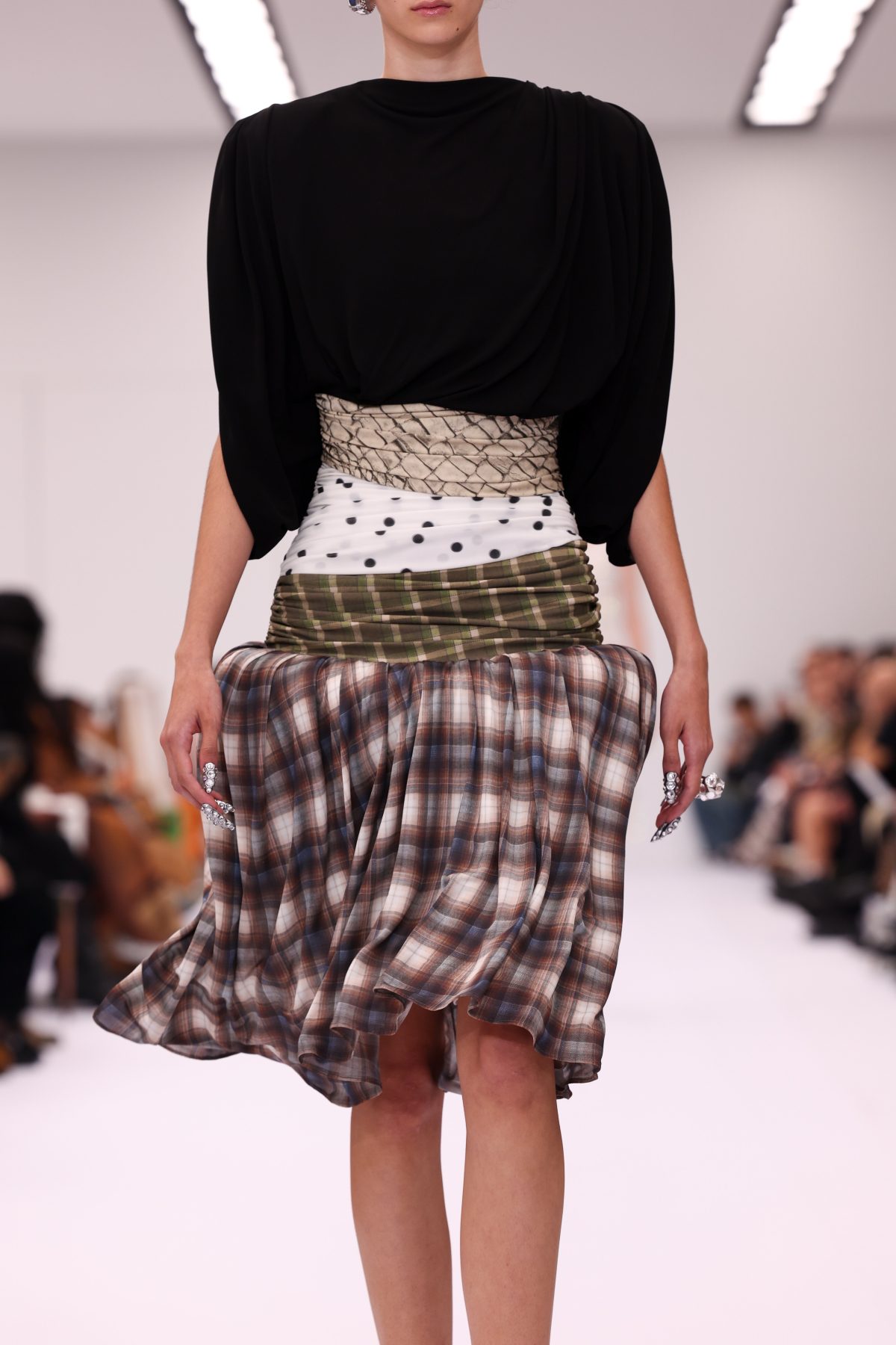 Galleria foto 'Le nuove collezioni in scena alla Paris Fashion Week' - foto 5